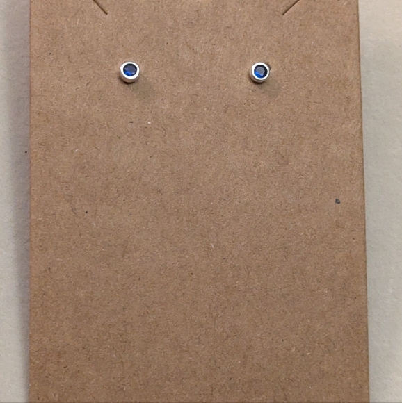 3 Pairs Tiny New S925 stud earrings - Picture 4 of 5